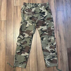 Mustway baggy camo cargo pants size 34 x 30